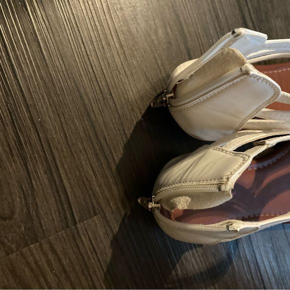 sandals sz 5 - Picture 3 of 6